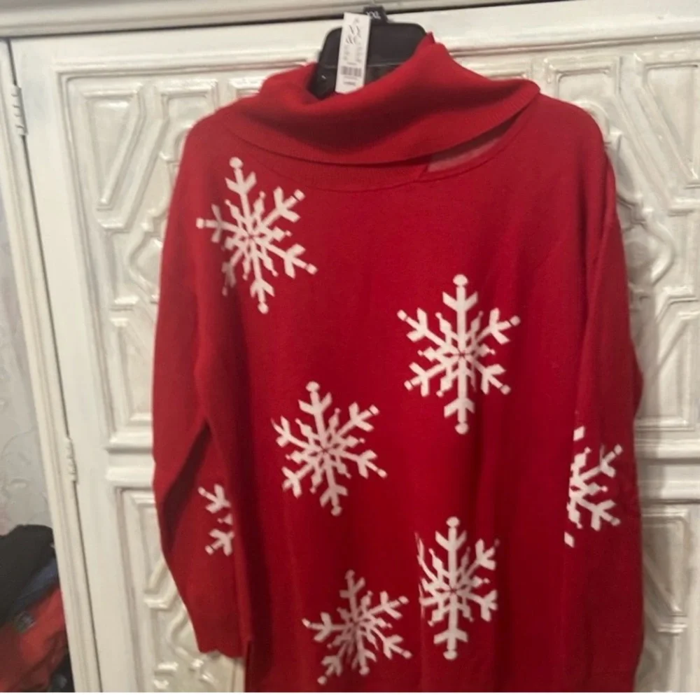 NWT SNOWFLAKE tunic sweater